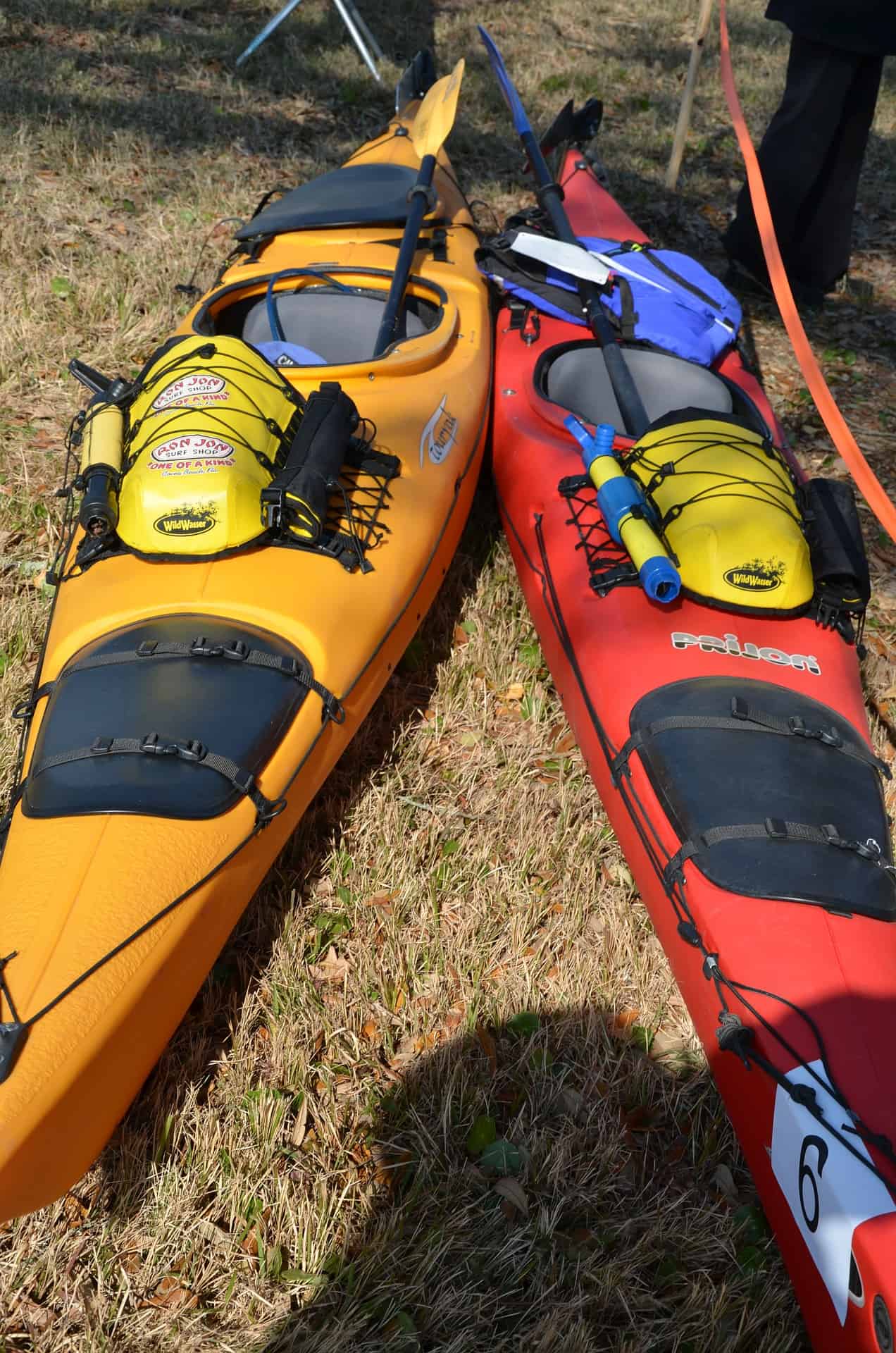 best kayak deck bag: buying guide and reviews - kayak help