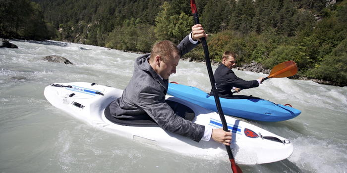 High Angle vs Low Angle Kayak Paddle - What To Choose