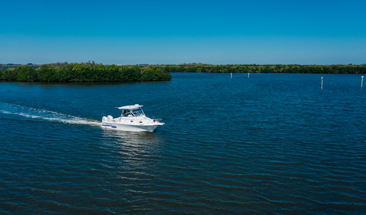 7 Worst Speedboat Brands To Avoid