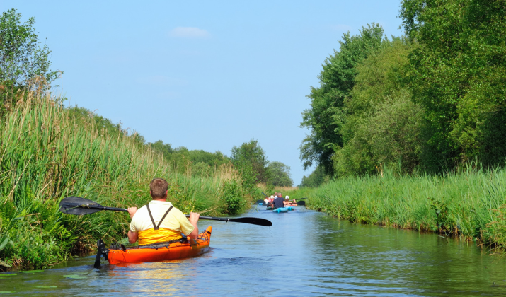 15 Best Kayak And Rafting Trips In The US For Nature Lovers