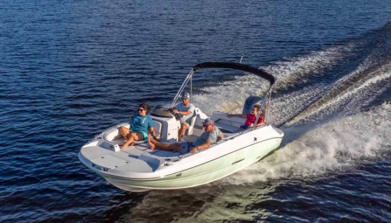 10 Best Deck Boats For Fishing — Top Models Reviewed - Kayak Help